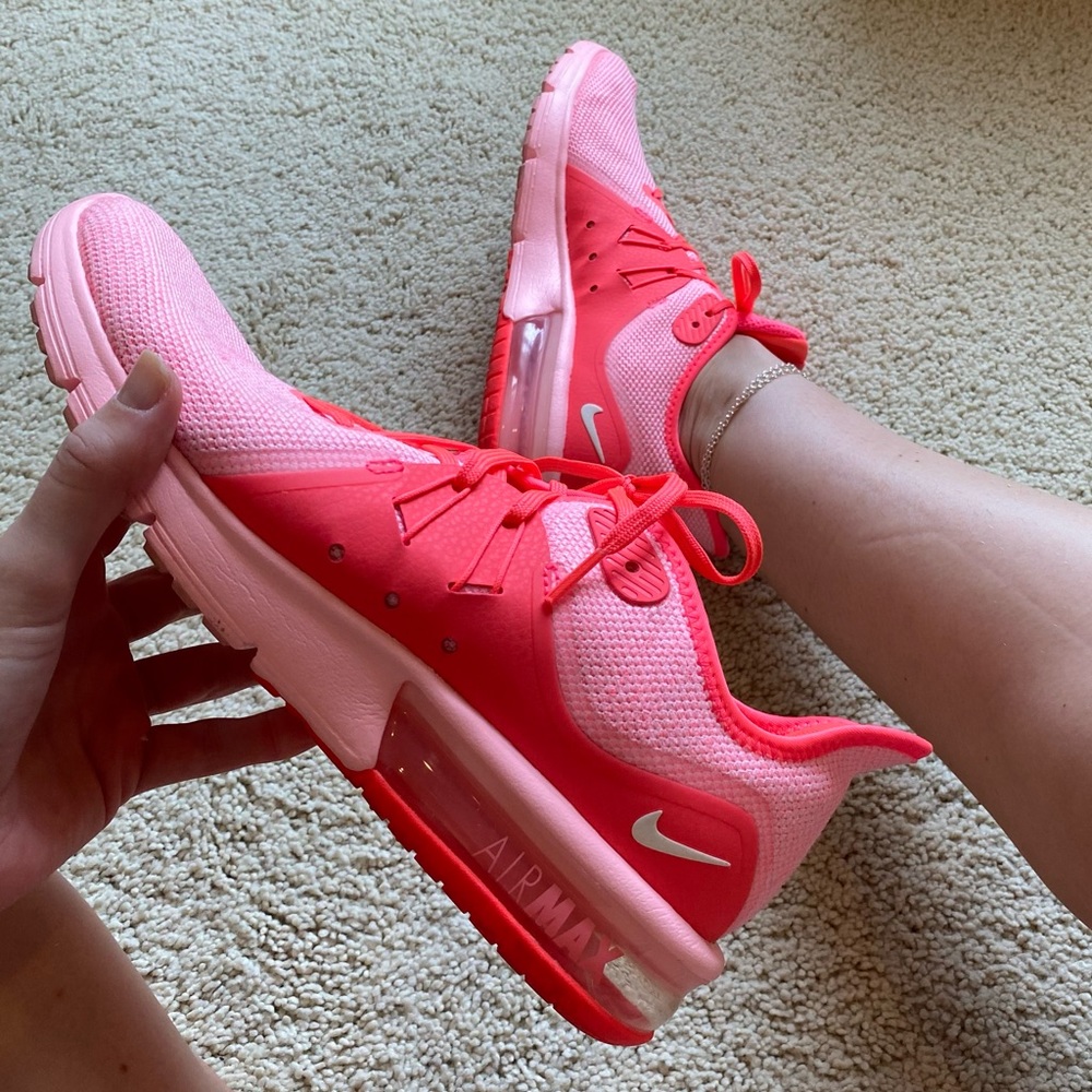 Nike hot pink AirMax’s